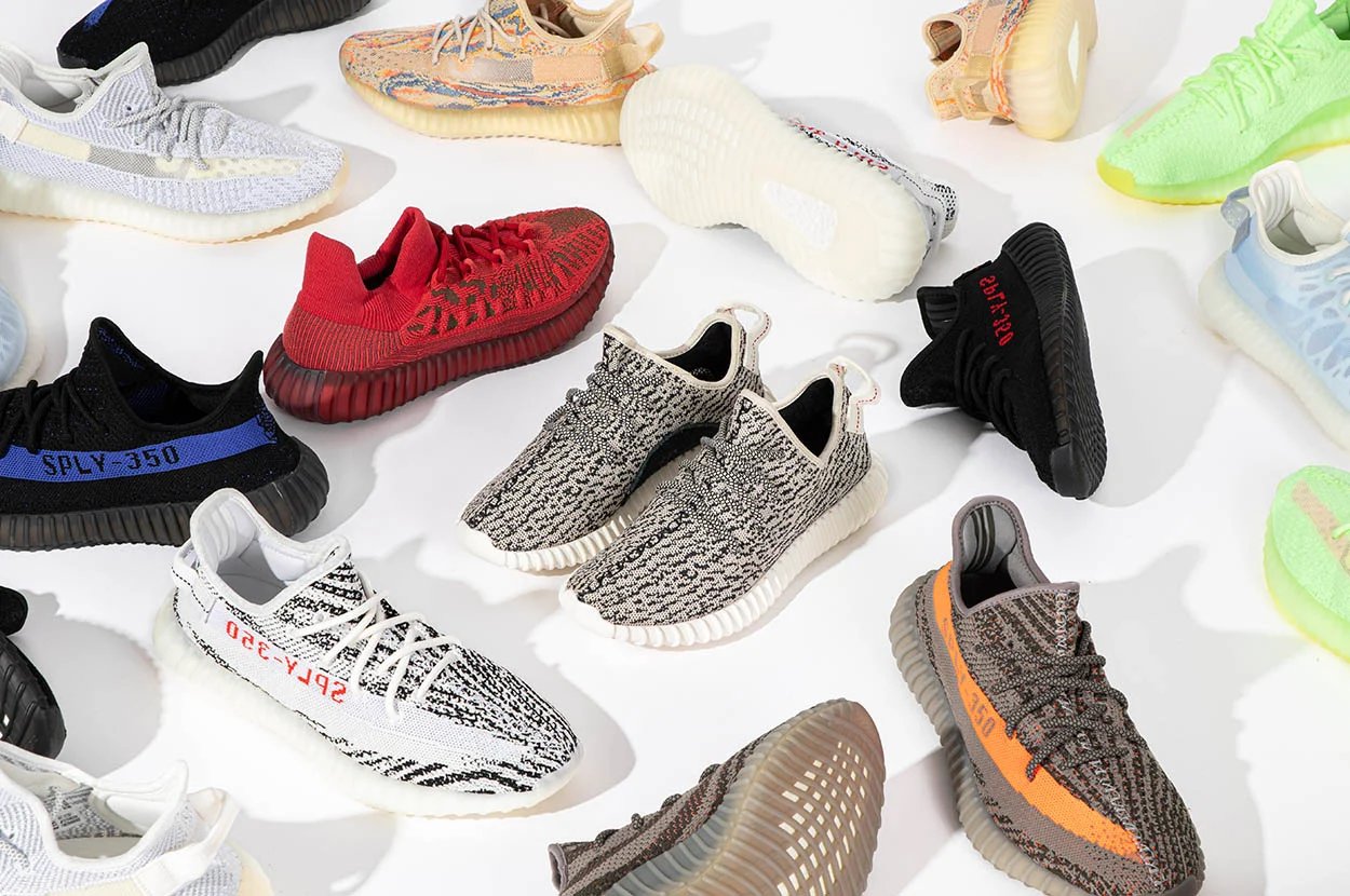 Supreme New York x Adidas Yeezy Boost 350 custom  Chaussures yeezy,  Chaussures de course, Bottes adidas