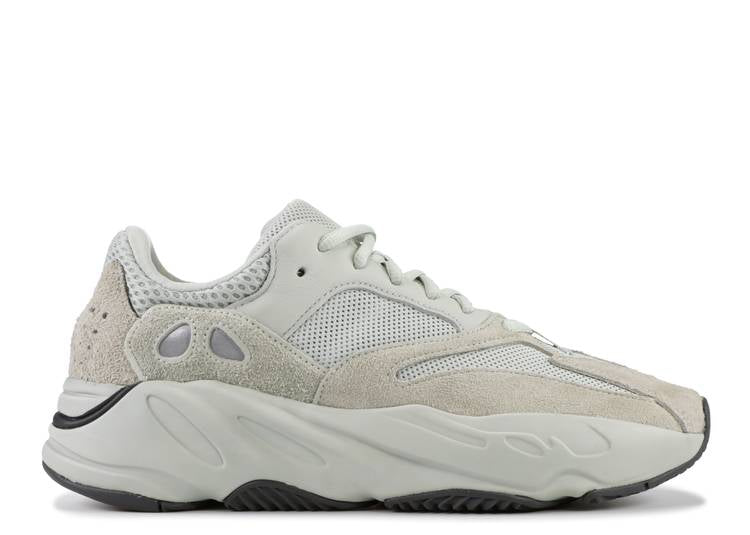 Yeezy Boost 700 Zout (2019/2023)
