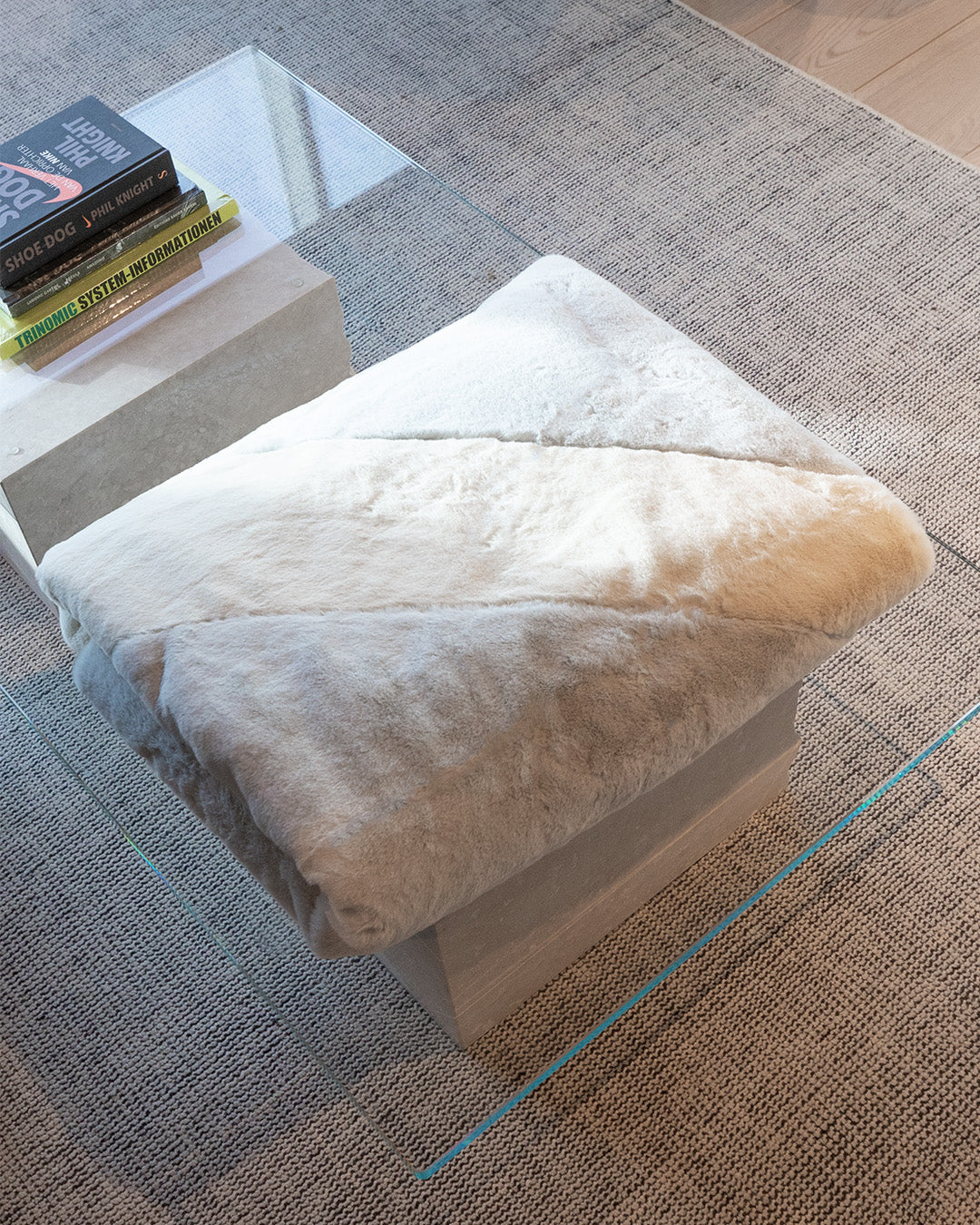 Nike Blanket Faux Fur Photon Dust / Cashmere