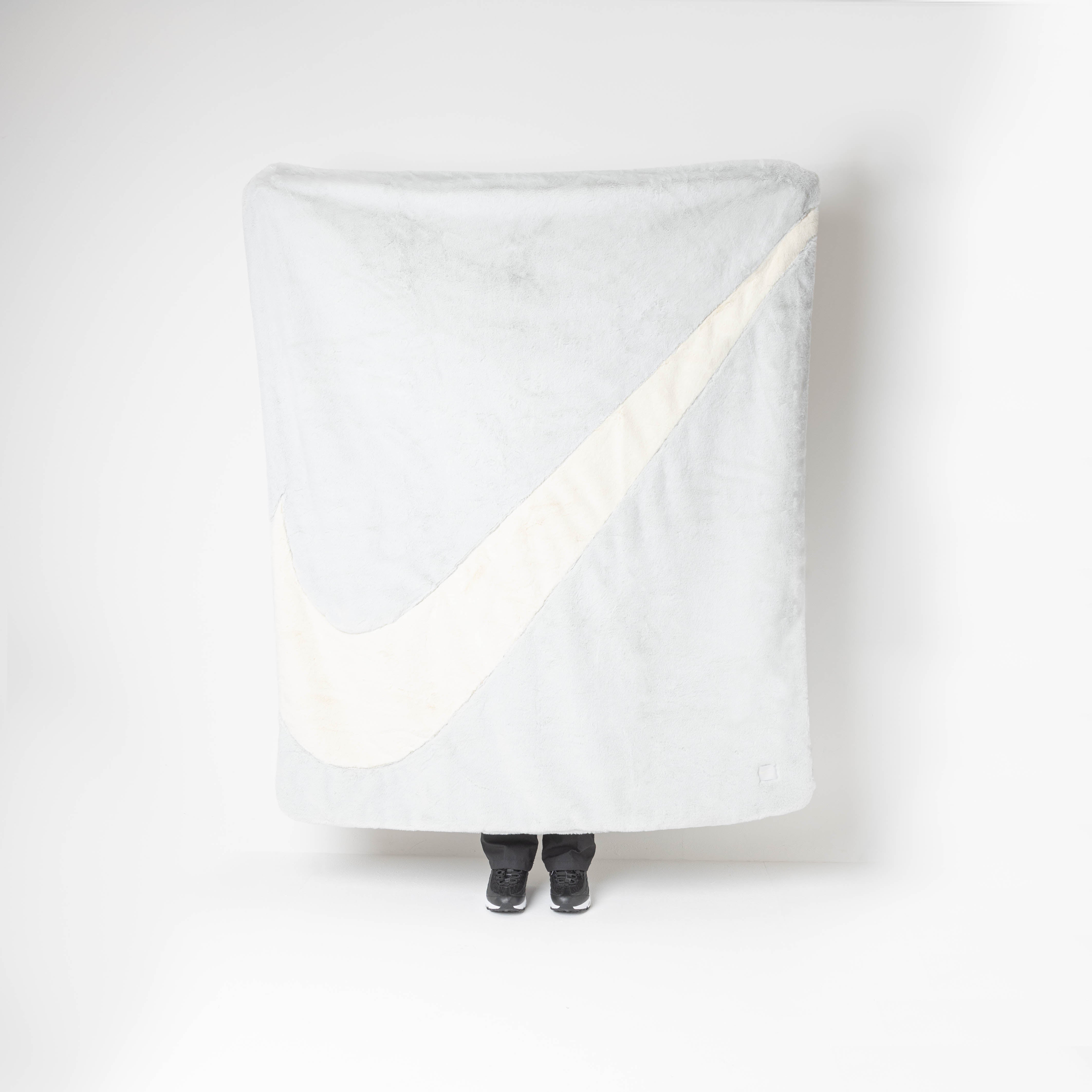 Nike Blanket Faux Fur Photon Dust / Cashmere