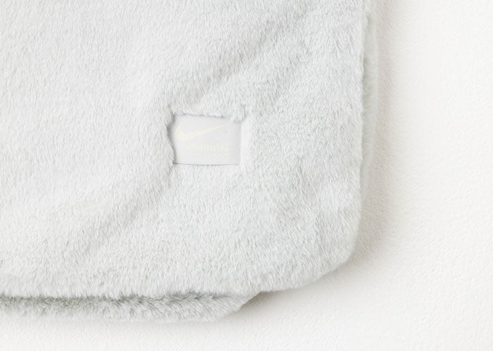Nike Blanket Faux Fur Photon Dust / Cashmere