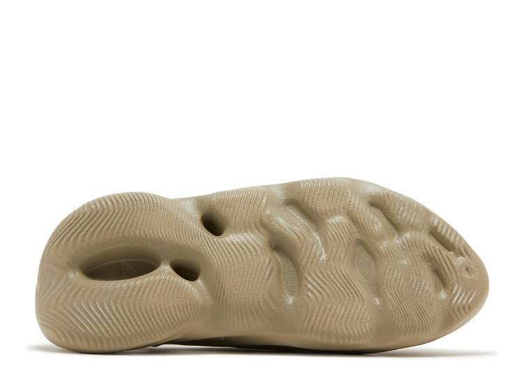 Yeezy Foam RNR Steenzout