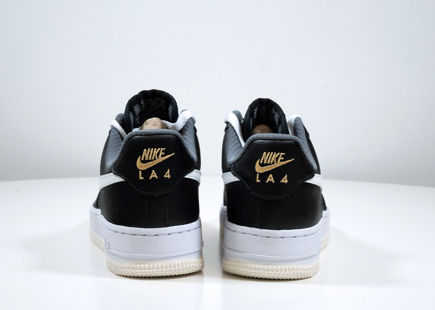 Second Chance - Nike Air Force 1 ID Black/White Swoosh - 37,5 | NEW