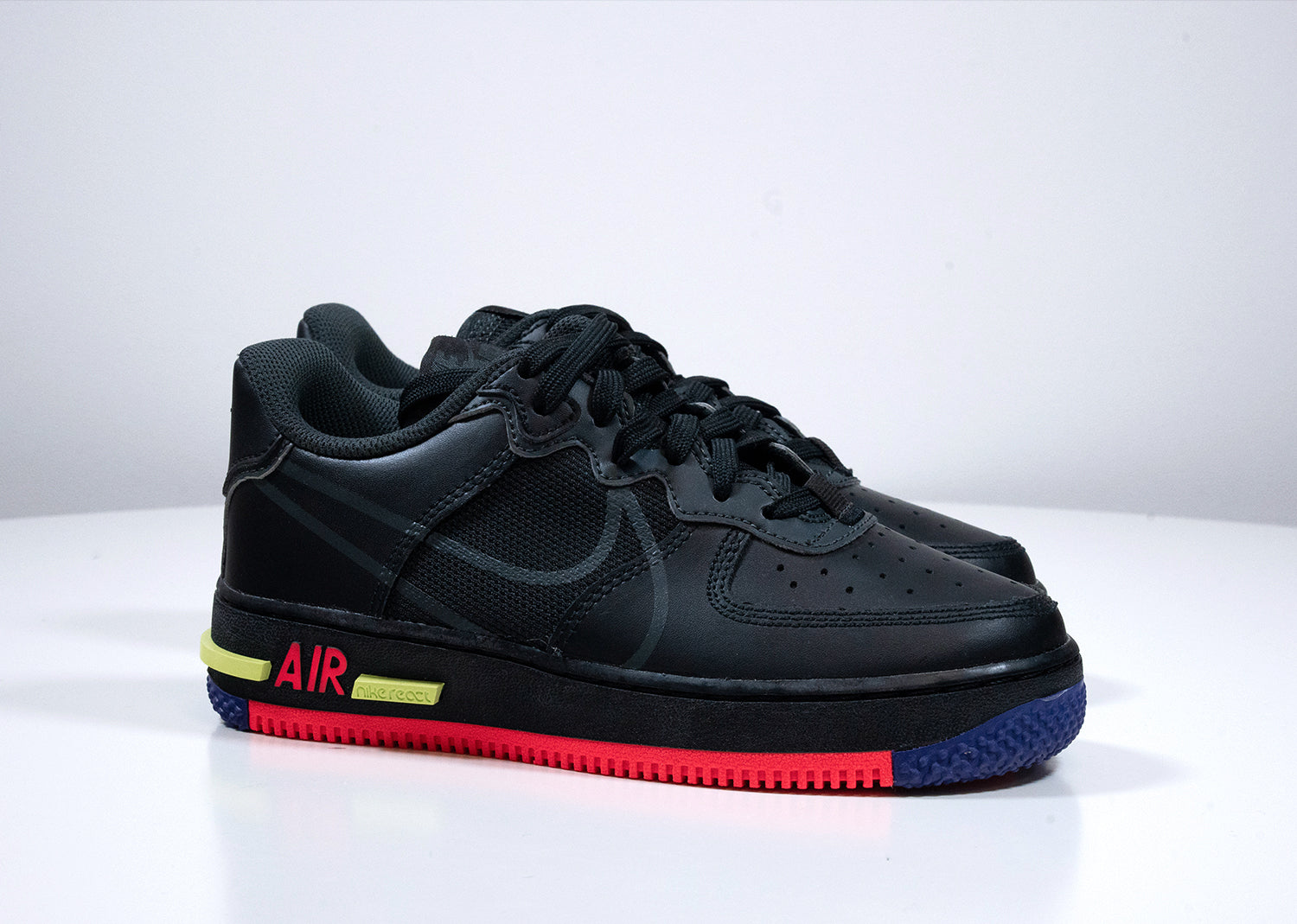 Tweede kans - Air Force 1 React Black (MONSTER) - 35,5 | NIEUW