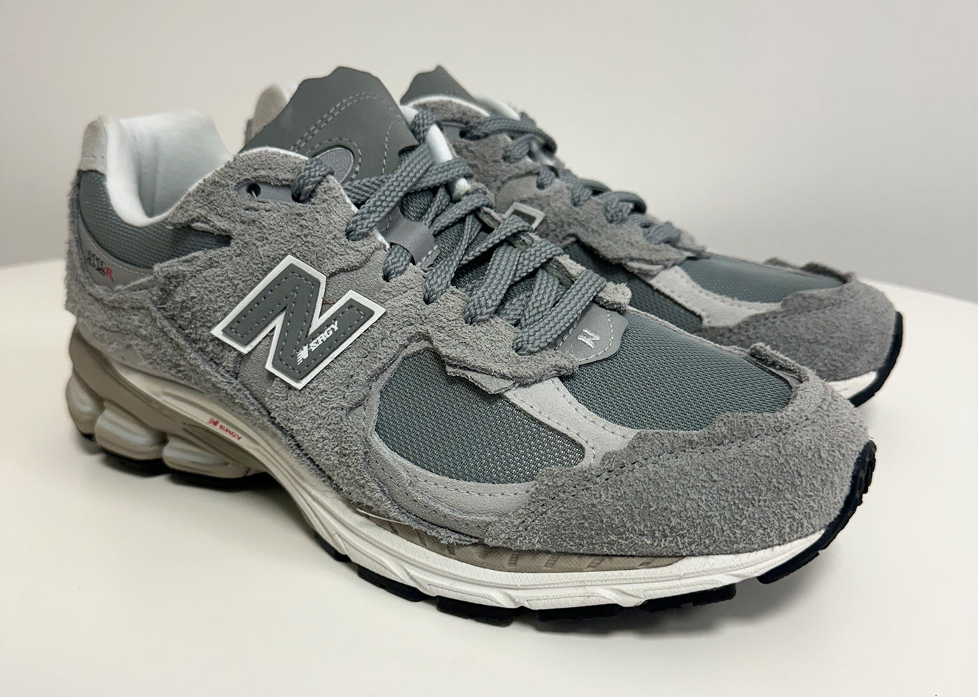 Second Chance - New Balance 2002R Protection Pack Grey (2023) - 42 | USED