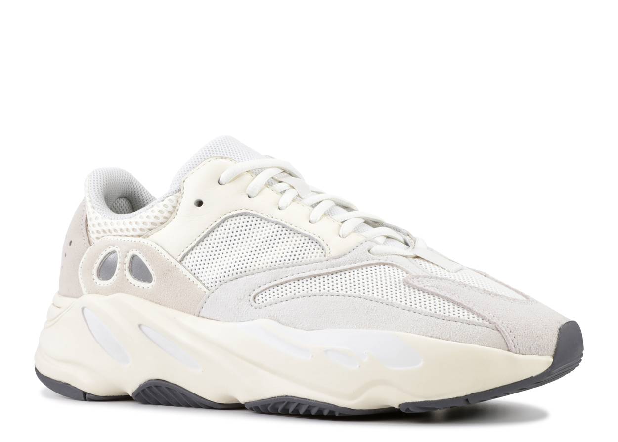 Yeezy Boost 700 Analogique
