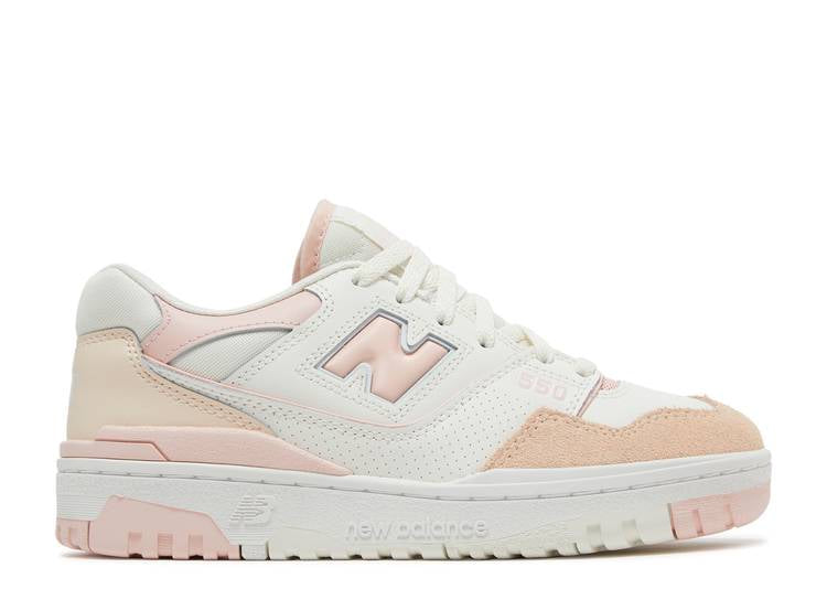 Bei Foot Locker sind einige Größen vom New Balance 550 Team Red zurück
